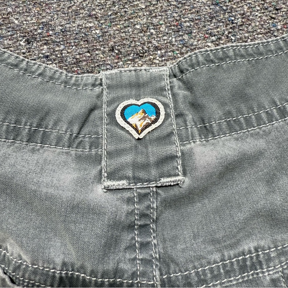 Kuhl Gray Lightweight Shorts Size 6 - Picture 9 of 9